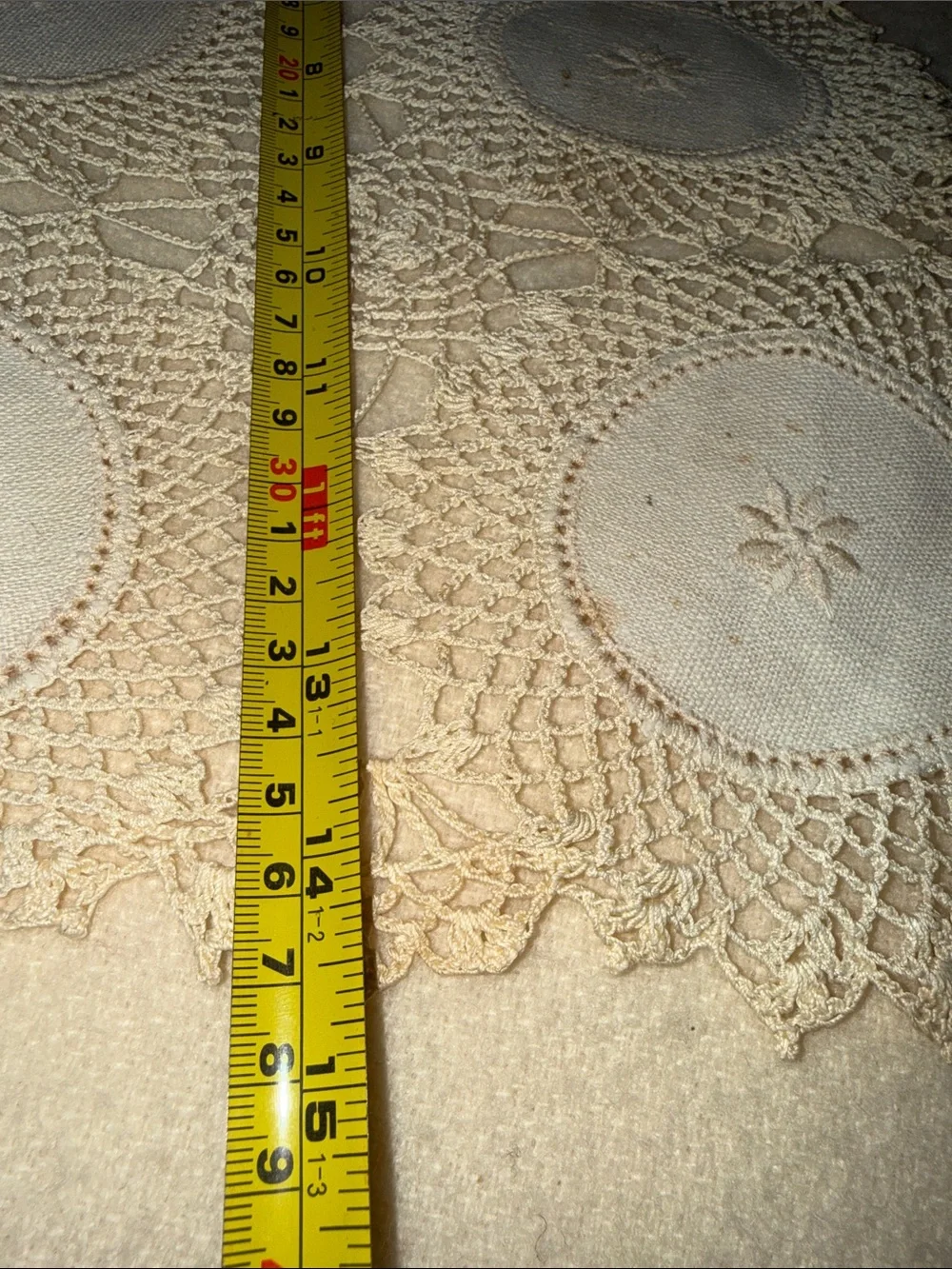 Vintage Handmade Cream Crochet Doily Table Runner, placemats & decorative rounds